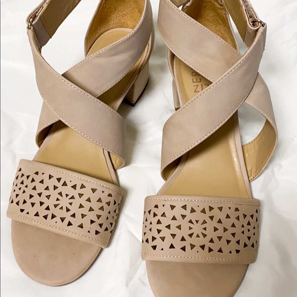 Naturalizer leather sandals size 8 - Picture 3 of 4